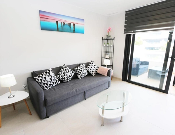 2 dormitorios con balcón