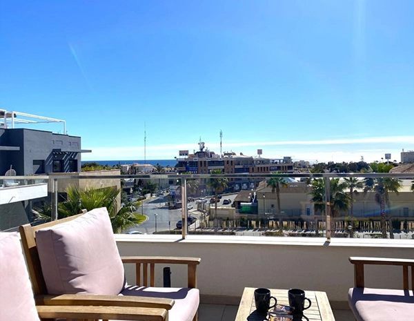 2 dormitorios con solárium